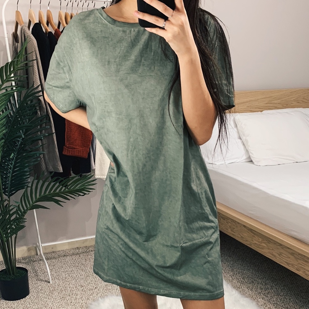 🆕 Olive Green Oil Washed T-Shirt Dress - Picture 2 of 6